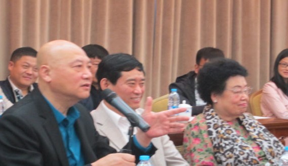 北京紫檀博物馆副馆长,董事长迟重瑞先生在会议中讲话